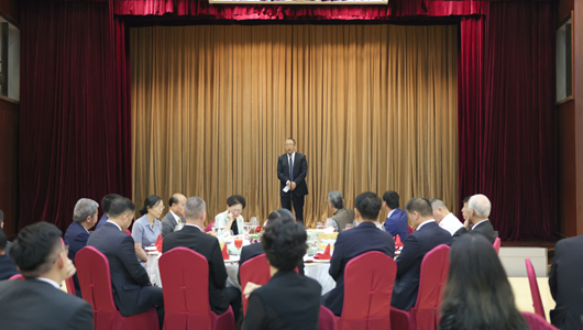 民革中央宴请参加纪念抗战胜利80周年活动的部分台港澳及海外代表人士