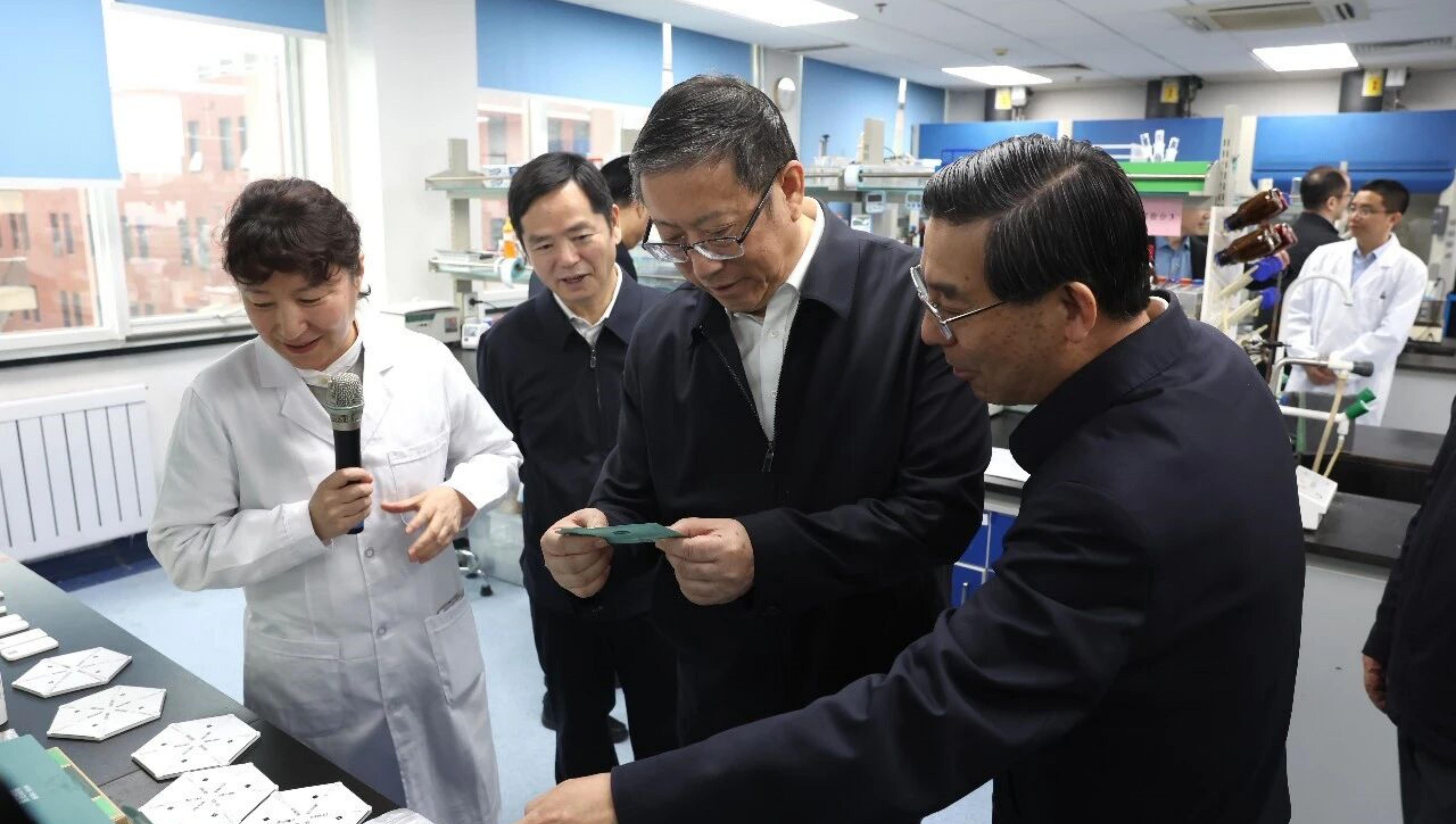 郑建邦率队赴中国农业科学院调研 民革中央与中国农业科学院建立战略合作关系